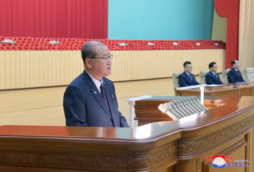 일군들은 창당의 리념과 정신을 체질화한 공산주의혁명가가 되자