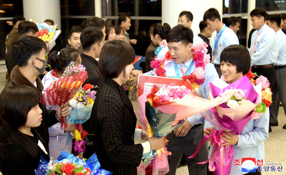 DPRK Taekwon-Do Players Return Home