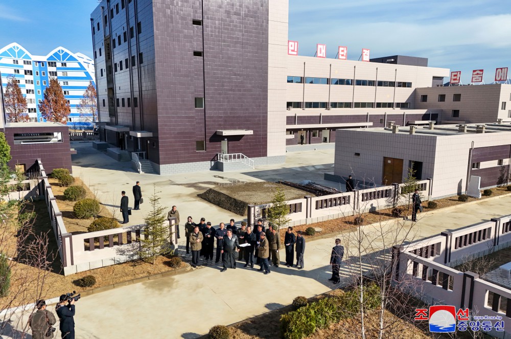 Respected Comrade Kim Jong Un Inspects Regional-Industry Factories under Construction in Songchon County