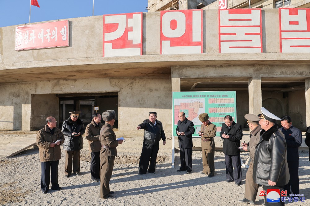 경애하는 김정은동지께서 함경남도 신포시바다가양식사업소건설장을 현지지도하시였다