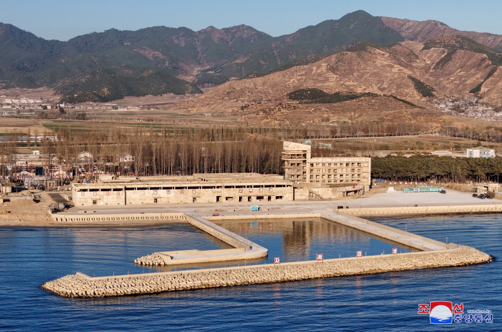 Respected Comrade Kim Jong Un Inspects Sinpho City Offshore Farm in South Hamgyong Province under Construction