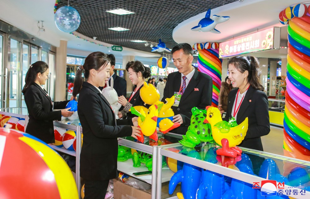 Children's Commodity Exhibition Opened in DPRK