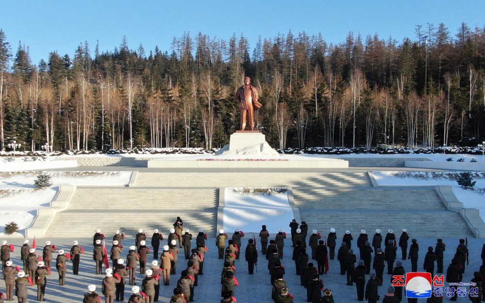 Women's Union Officials Make Study Tour of Revolutionary Battle Sites in Area of Mt Paektu