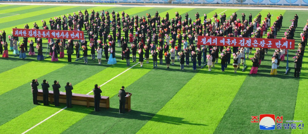 새로 건설된 함경남도축구학교 준공