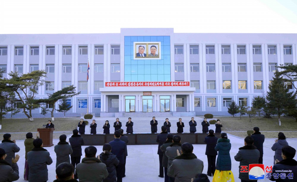 함경북도에서 오중흡청진사범대학의 면모를 일신