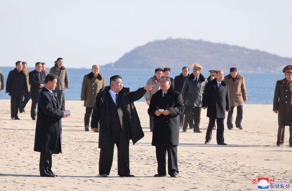 Respected Comrade Kim Jong Un Inspects Service Facilities in Kalma Coastal Resort