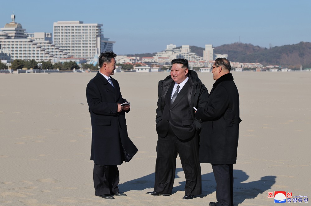 Respected Comrade Kim Jong Un Inspects Service Facilities in Kalma Coastal Resort