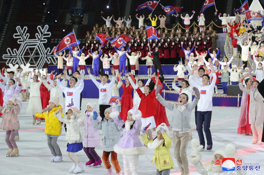 새해 2025년을 맞으며 성대한 경축공연 진행