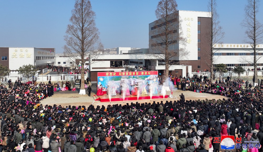 거창한 변혁의 새시대에 나날이 솟구치는 부흥의 재부