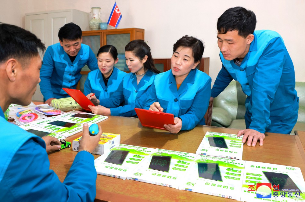 Pyongyang School Things Factory