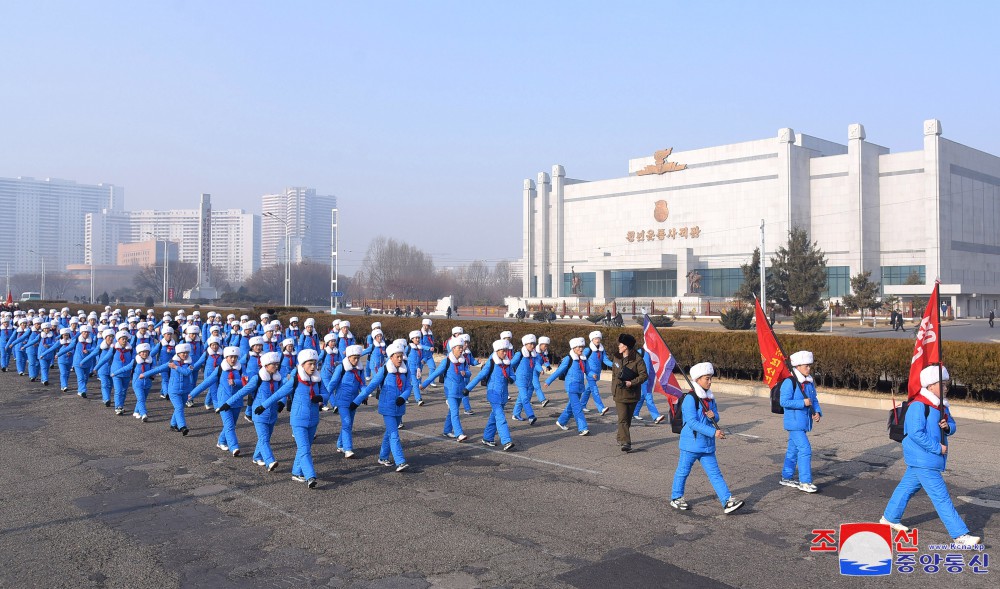 전국학생소년들의 광복의 천리길답사행군 시작