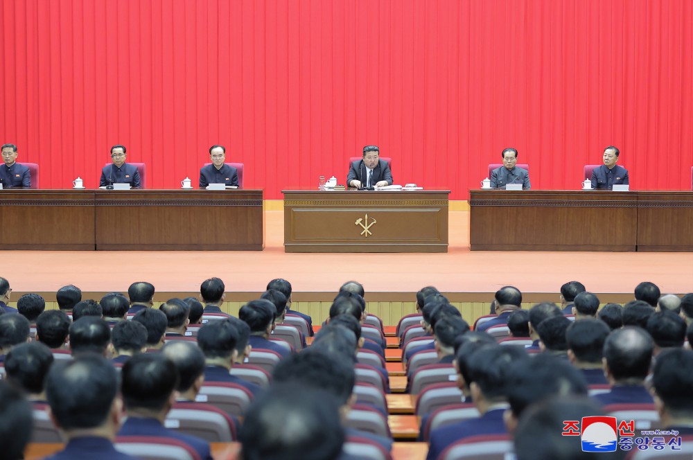 关于朝鲜劳动党第八届中央委员会书记局第三十次扩大会议的报道