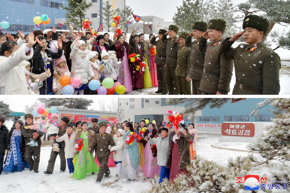 복받은 인민의 웃음으로 더욱 밝아진 동해북변