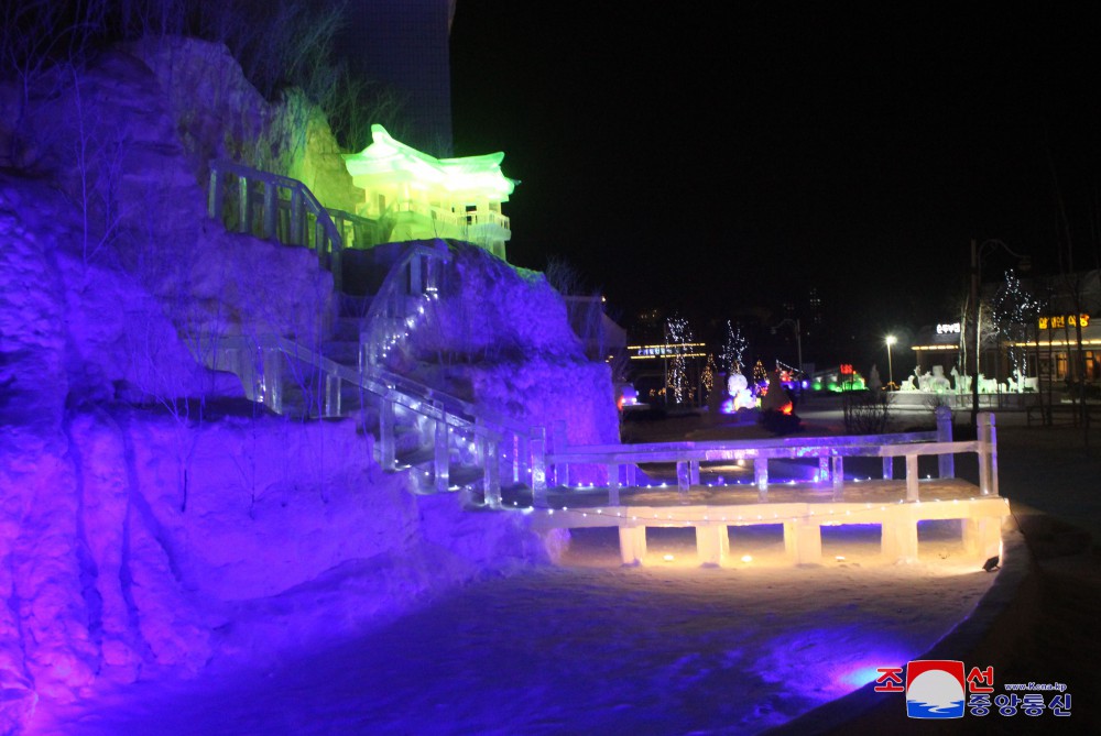 Ice Sculpture Festival Goes on in DPRK