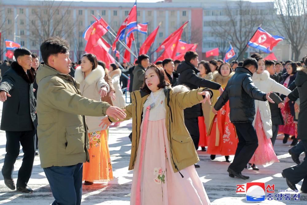 Dancing Parties of Youth and Students Held in DPRK