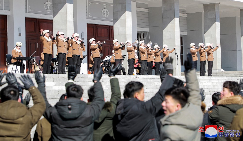 Celebran en RPDC día de fundación de Ejército Popular de Corea