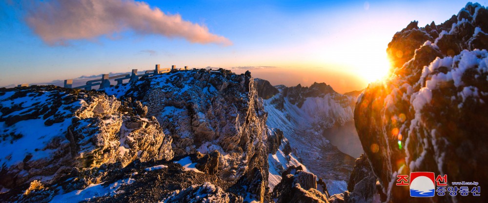 Peaks of Mt Paektu Representing Mountain Beauty