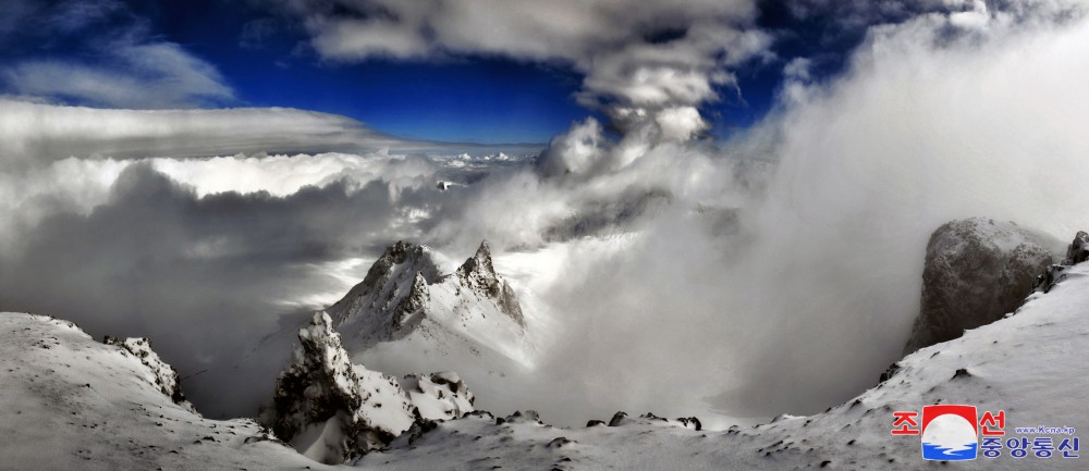 Peaks of Mt Paektu Representing Mountain Beauty