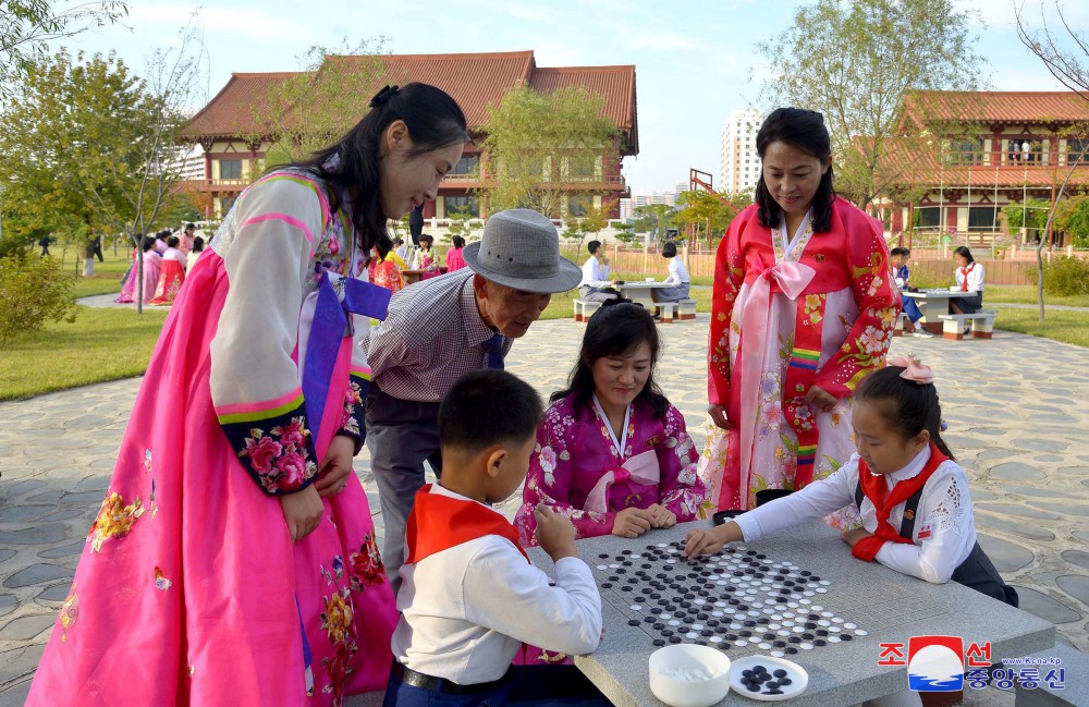 Superior Folk Customs of Korean People