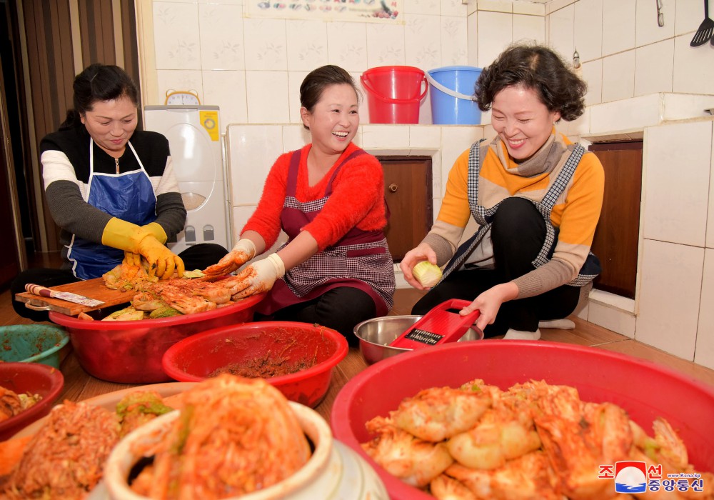 Superior Folk Customs of Korean People