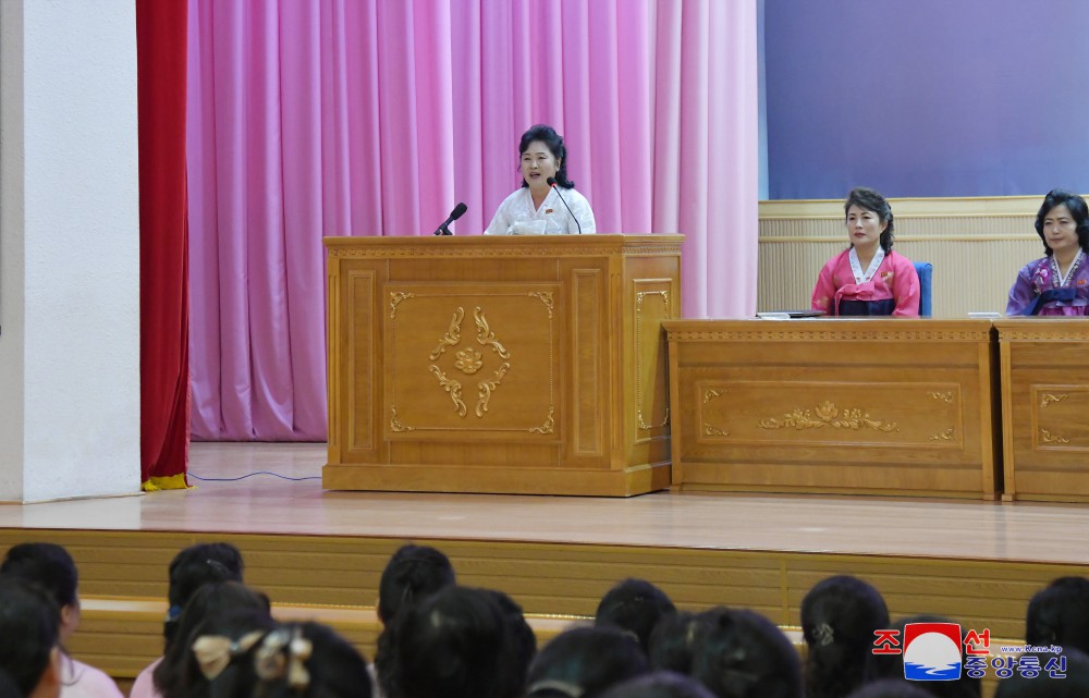 女性同盟の活動家と同盟員の慶祝集会