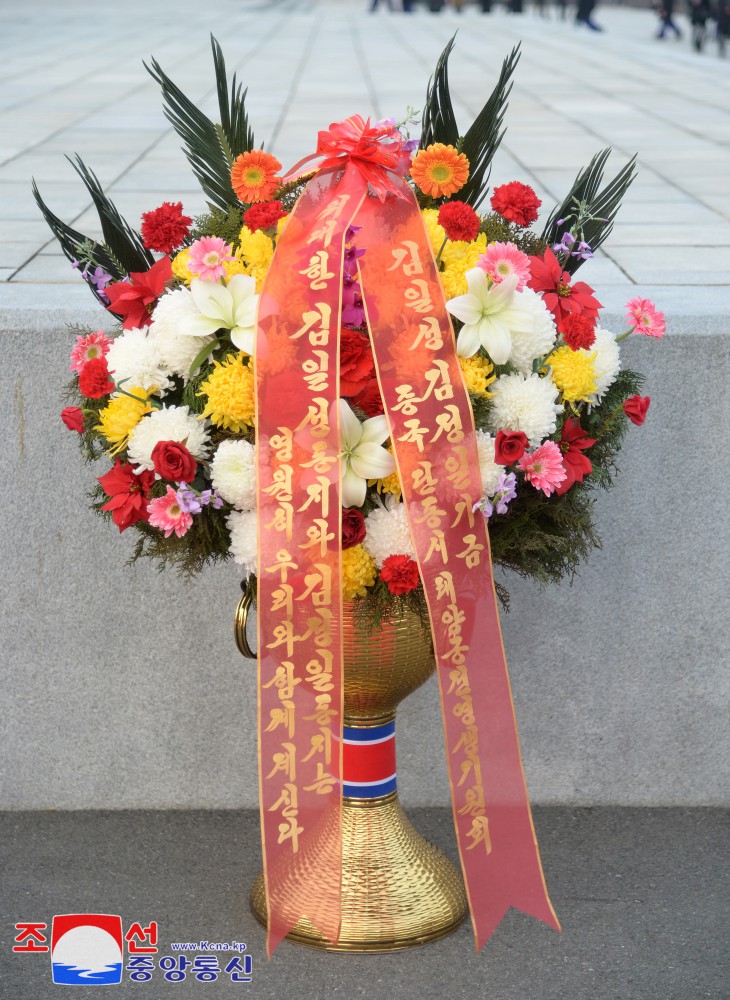 Floral Baskets to Statues of Great Leaders from Foreign Organizations and Personages