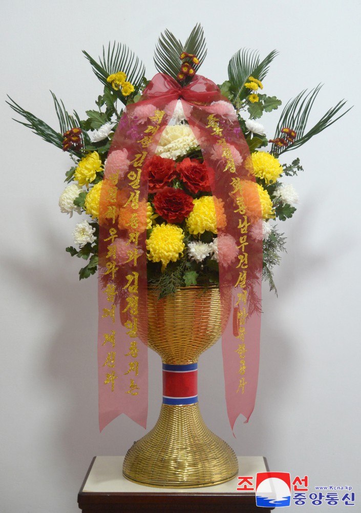 Floral Baskets to Statues of Great Leaders from Foreign Organizations and Personages