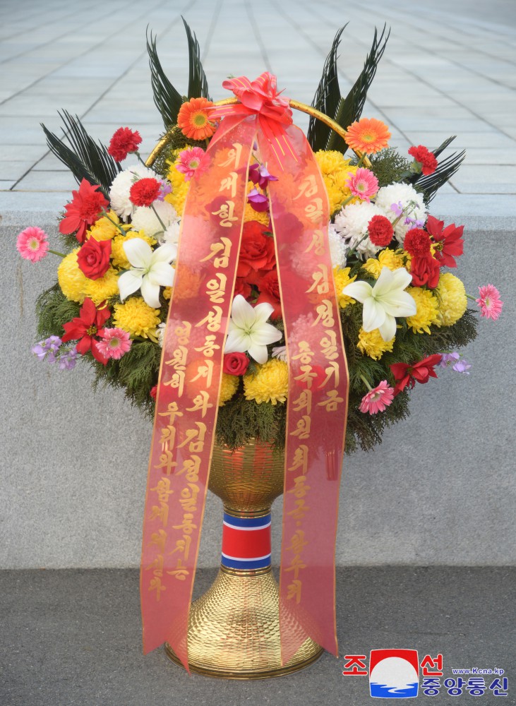 Floral Baskets to Statues of Great Leaders from Foreign Organizations and Personages