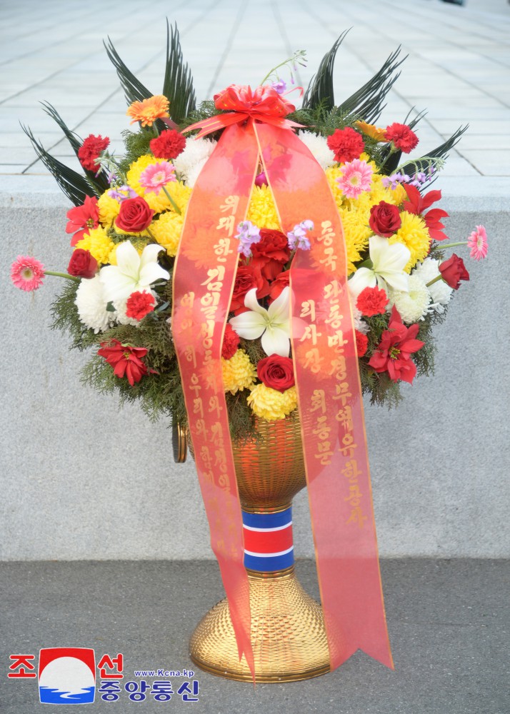 Floral Baskets to Statues of Great Leaders from Foreign Organizations and Personages