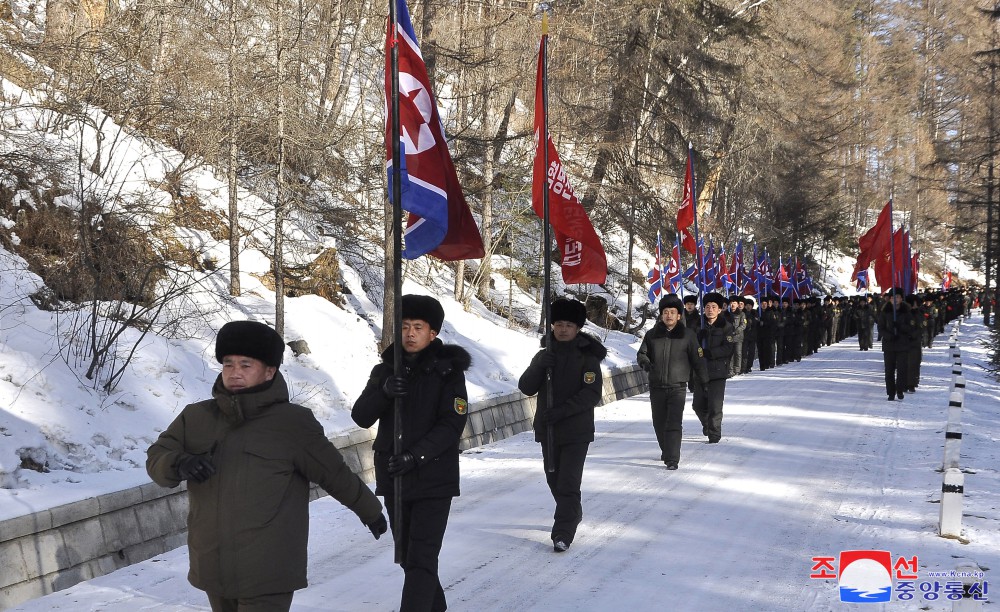 Youth League Officials Tour Revolutionary Battle Sites in Mt Paektu Area