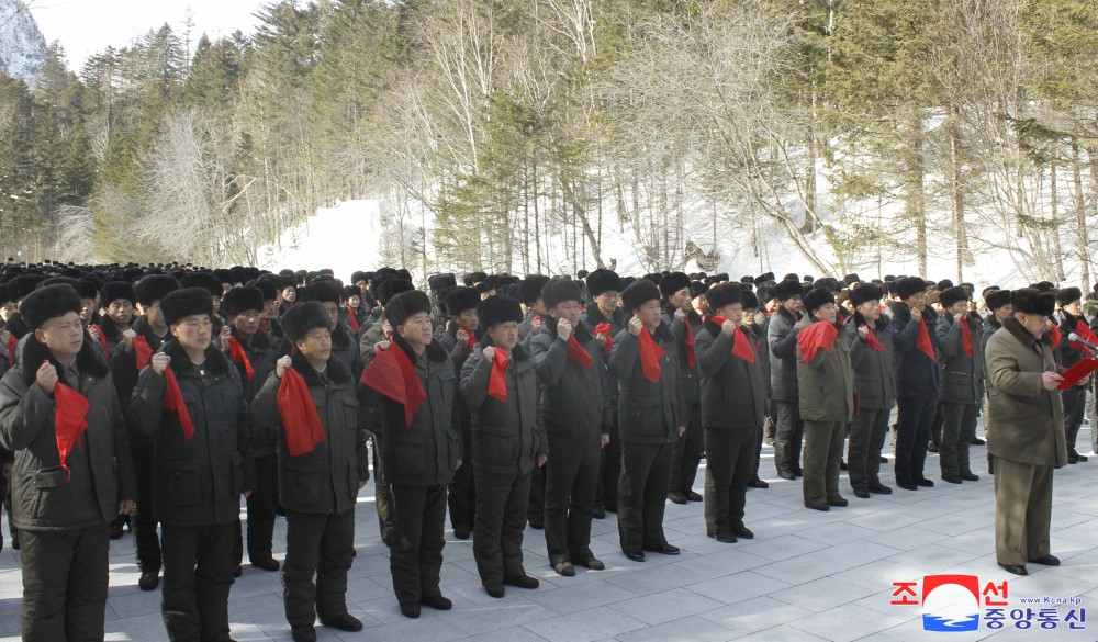 Youth League Officials Tour Revolutionary Battle Sites in Mt Paektu Area