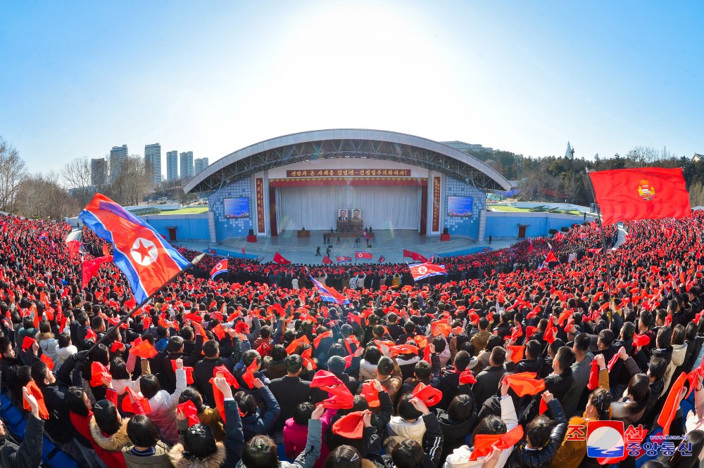 Many Graduate Students in Pyongyang Volunteer for Military Service