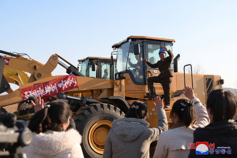 Groundbreaking Ceremony of Regional-industry Factories and Grain Management Station of Hwangju County for Regional Development 20×10 Policy Held in DPRK