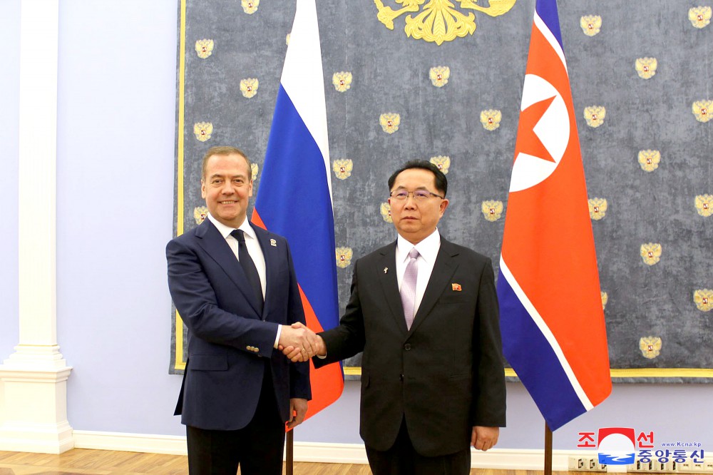 Secretary of WPK Central Committee Meets President of United Russia Party