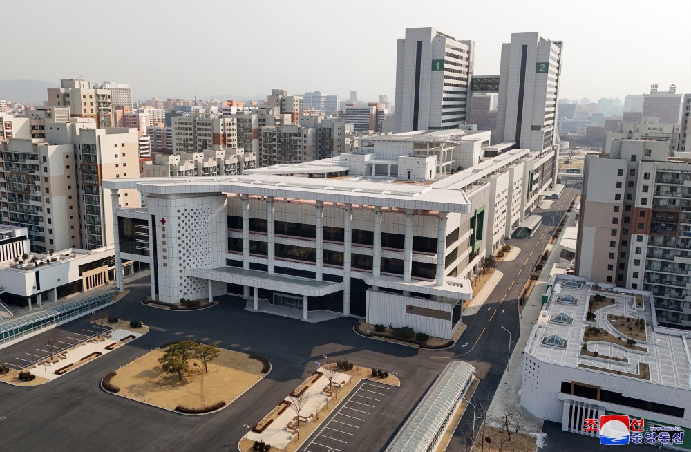 Respected Comrade Kim Jong Un Visits Completed Pyongyang General Hospital