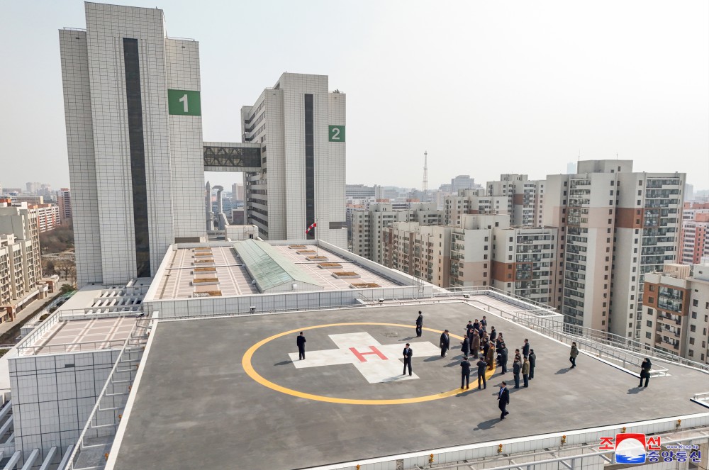 Respected Comrade Kim Jong Un Visits Completed Pyongyang General Hospital