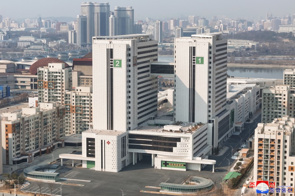 Respected Comrade Kim Jong Un Visits Completed Pyongyang General Hospital