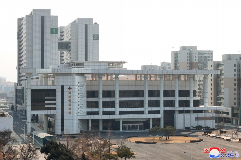 Respected Comrade Kim Jong Un Visits Completed Pyongyang General Hospital