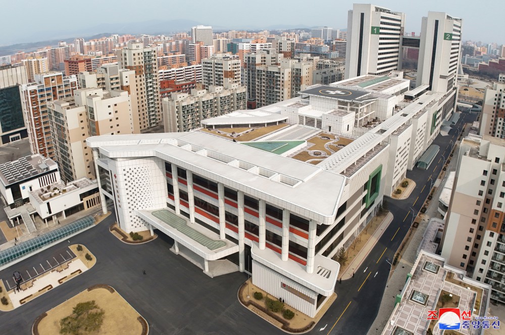 Respected Comrade Kim Jong Un Visits Completed Pyongyang General Hospital