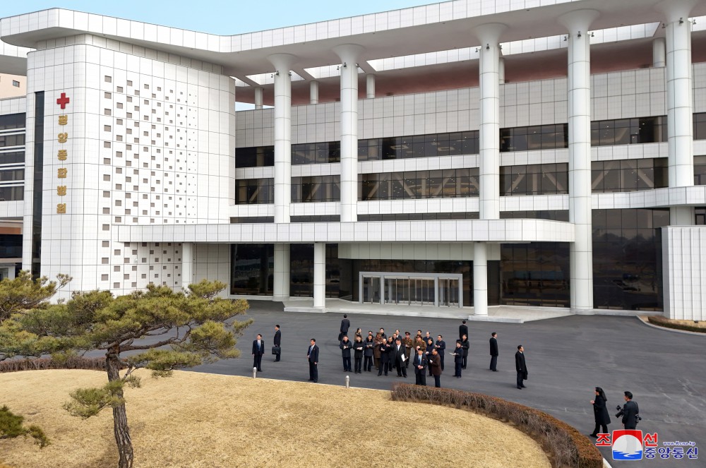 Respected Comrade Kim Jong Un Visits Completed Pyongyang General Hospital