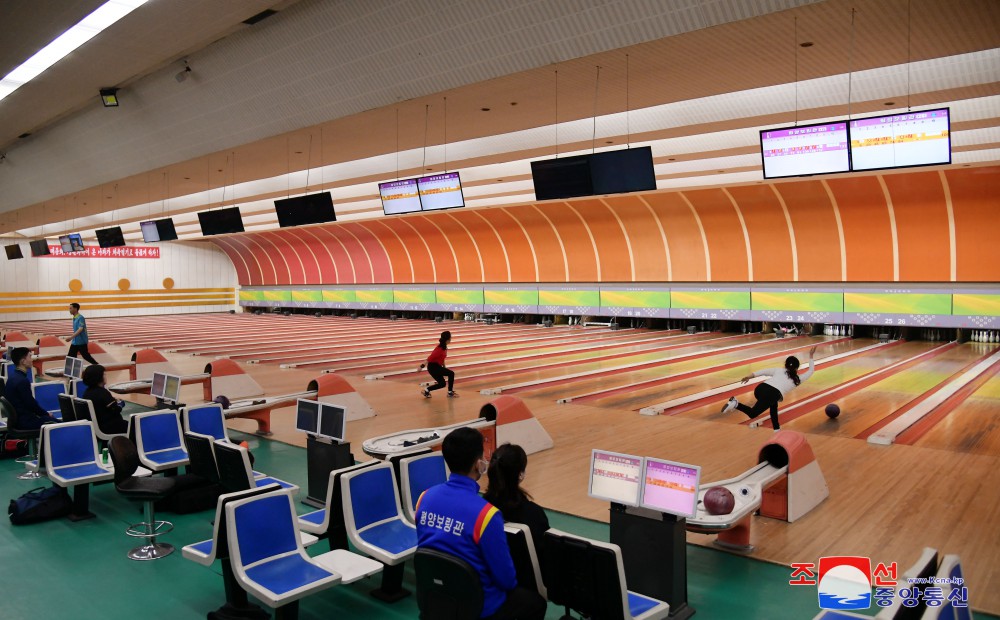 Spring Bowling Amateurs Tournament Held in DPRK