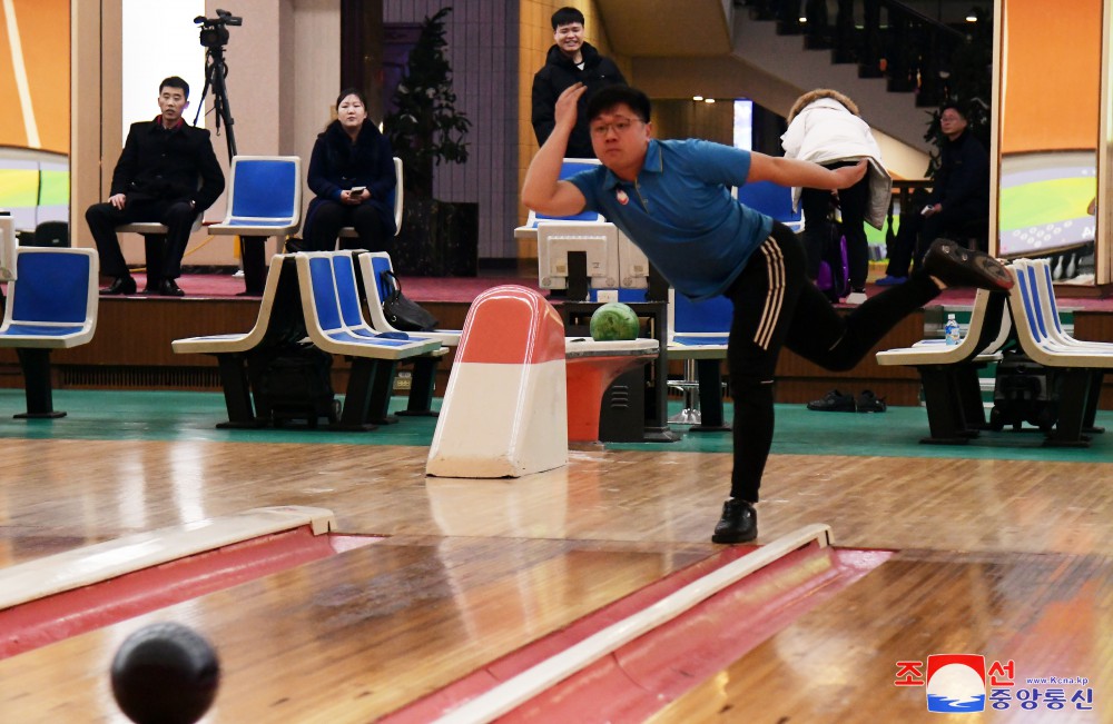 Spring Bowling Amateurs Tournament Held in DPRK