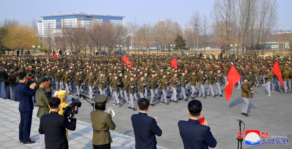 평양시 고급중학교 졸업반학생들의 인민군대 입대결의모임 및 전시가요대렬합창경연 진행