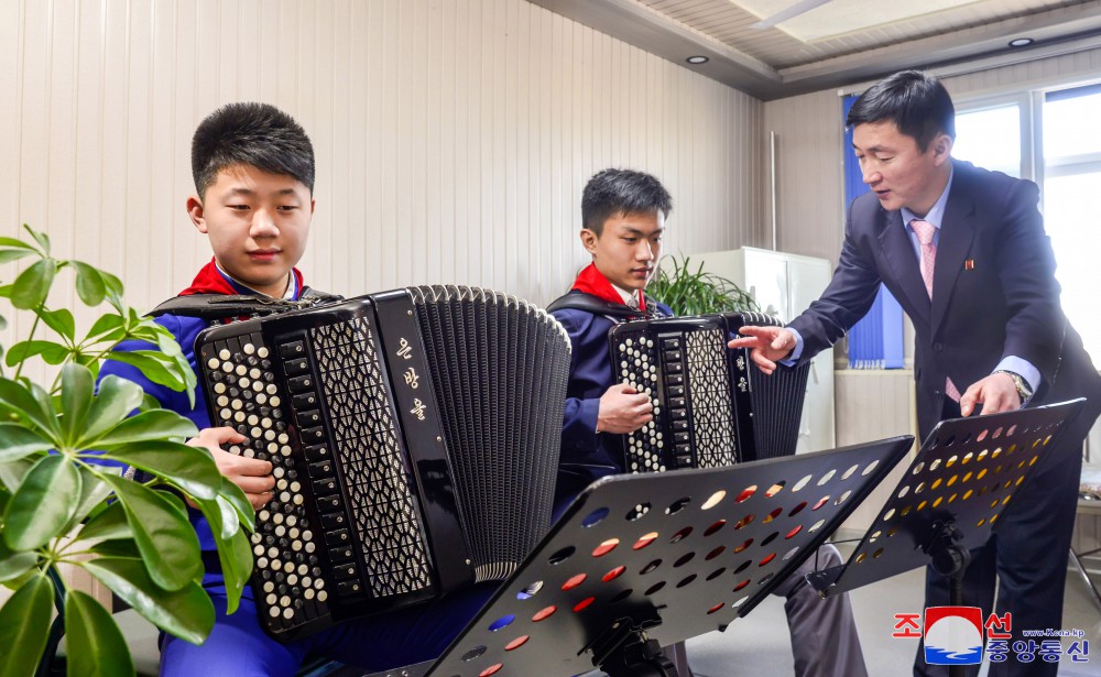 Sinuiju School of Arts