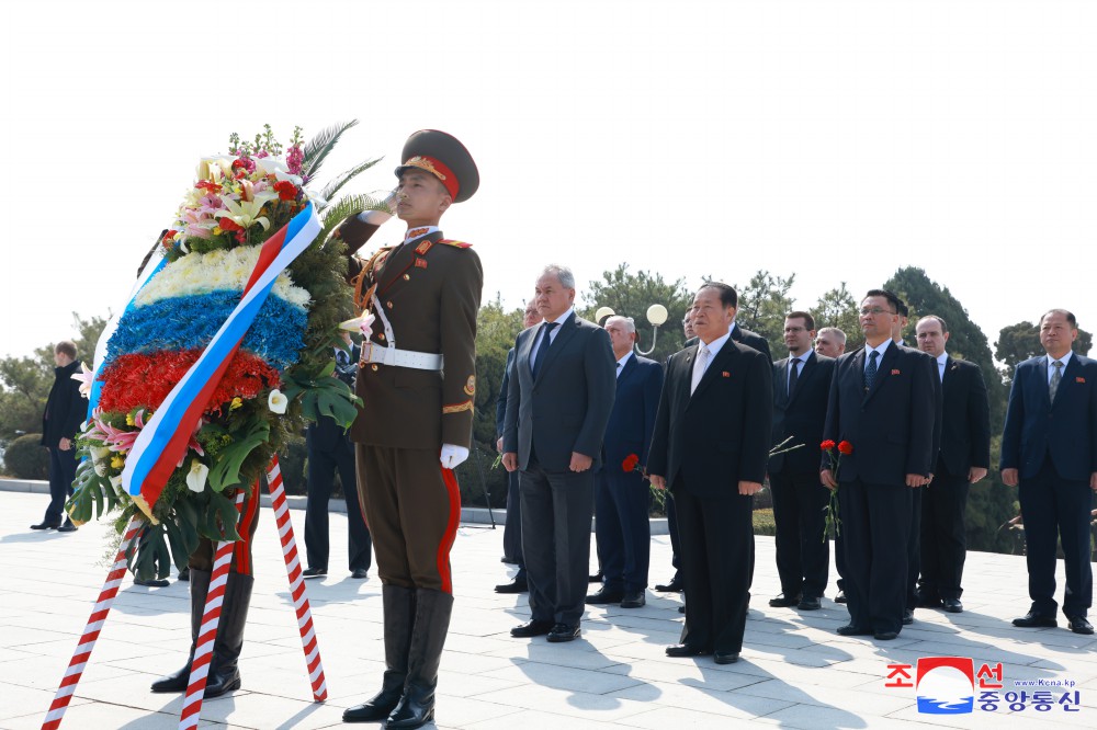 Russian Delegation of Security Council Visits Liberation Tower