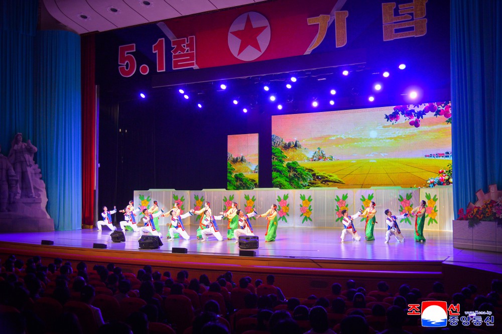 각지에서 5.1절을 뜻깊게 기념
