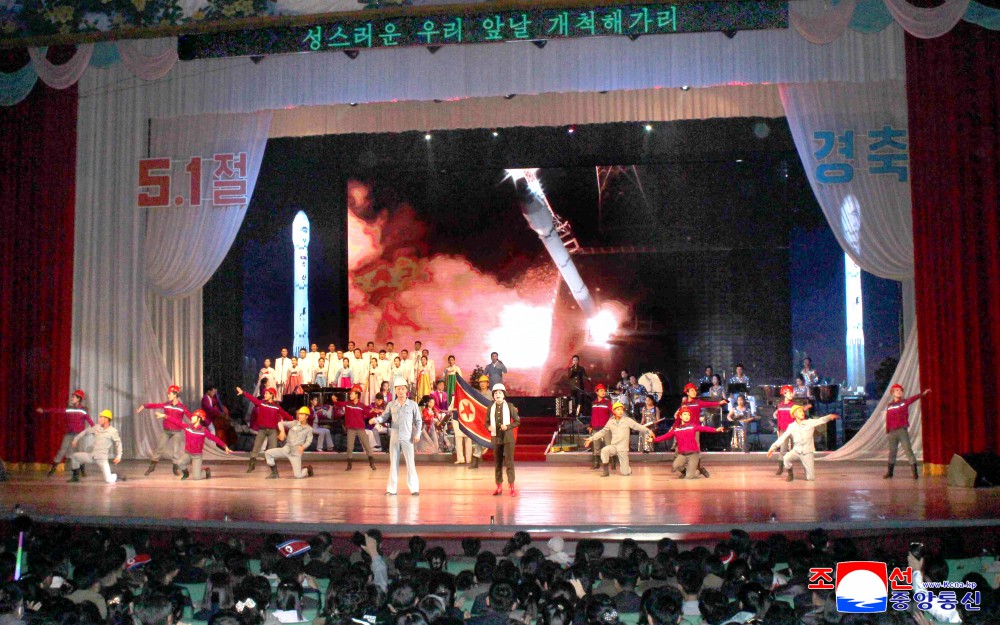 각지에서 5.1절을 뜻깊게 기념