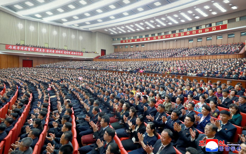 전세계근로자들의 국제적명절 5.1절 135돐기념 중앙보고회 진행