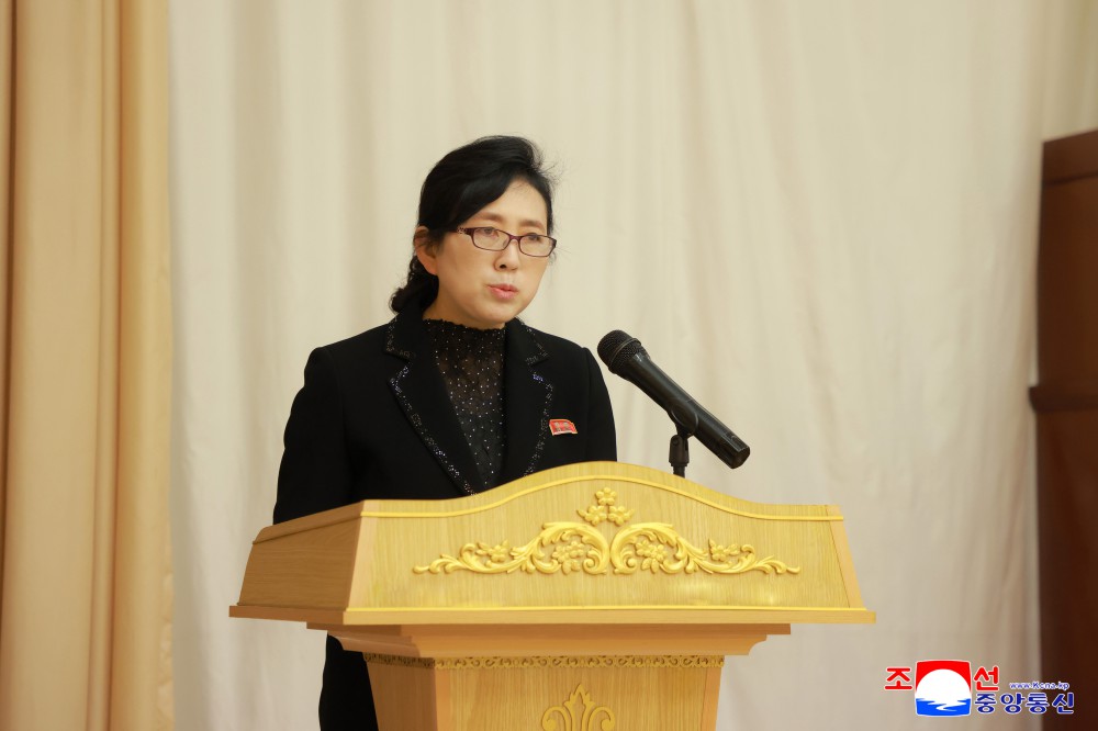 International Day of Midwife Marked in DPRK