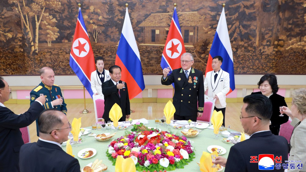 로씨야의 위대한 조국전쟁승리 80돐에 즈음하여 우리 나라 주재 로씨야련방대사관이 연회 마련